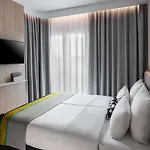 Express - Hauptbahnhof, An Ihg 3*