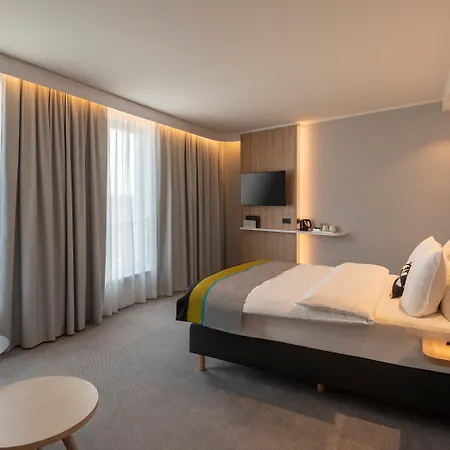 Express - Hauptbahnhof, An Ihg 3*