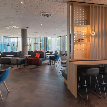 Express - Hauptbahnhof, An Ihg 3*