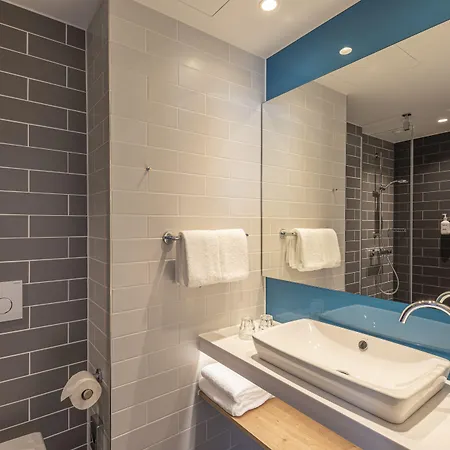 Express - Hauptbahnhof, An Ihg 3*