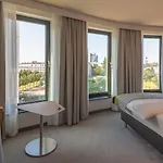 Express - Hauptbahnhof By Ihg Отель 3*