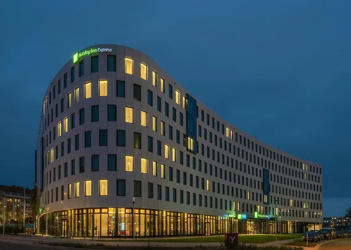 Отель Express - Hauptbahnhof By Ihg 3*