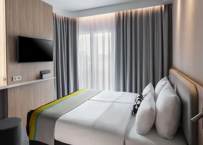 Отель Express - Hauptbahnhof By Ihg 3*